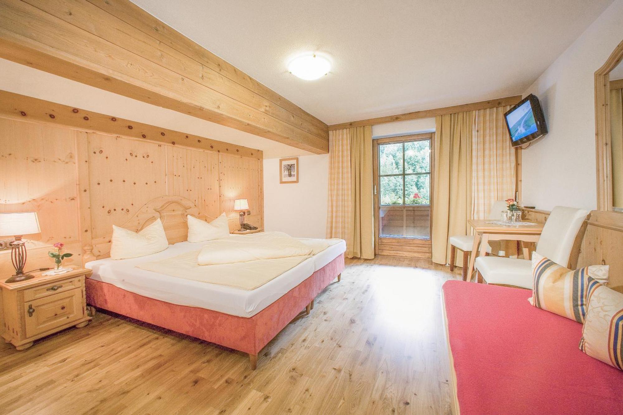 Alpenhotel Tirolerhof Герлос Стая снимка
