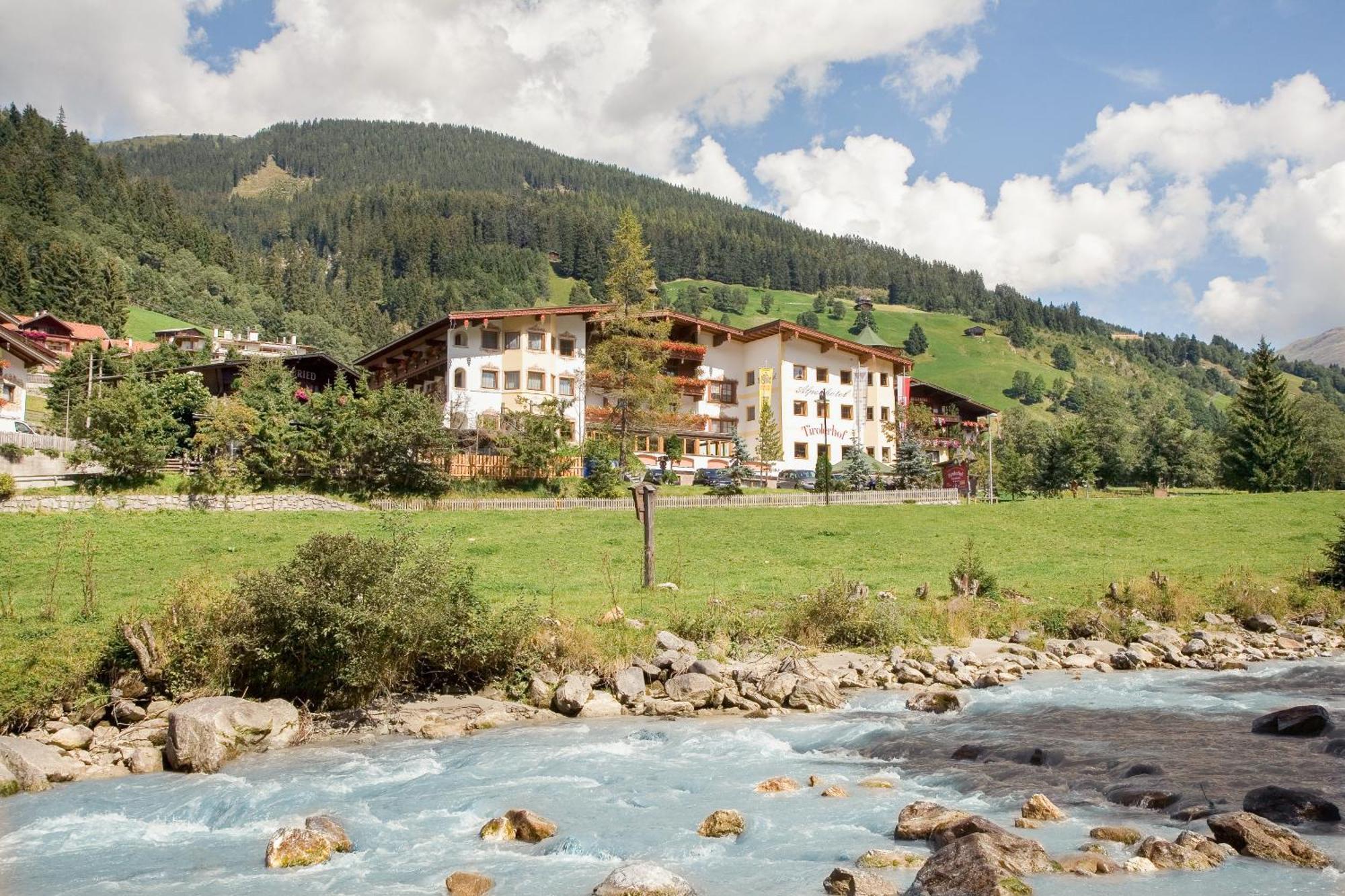 Alpenhotel Tirolerhof Герлос Екстериор снимка