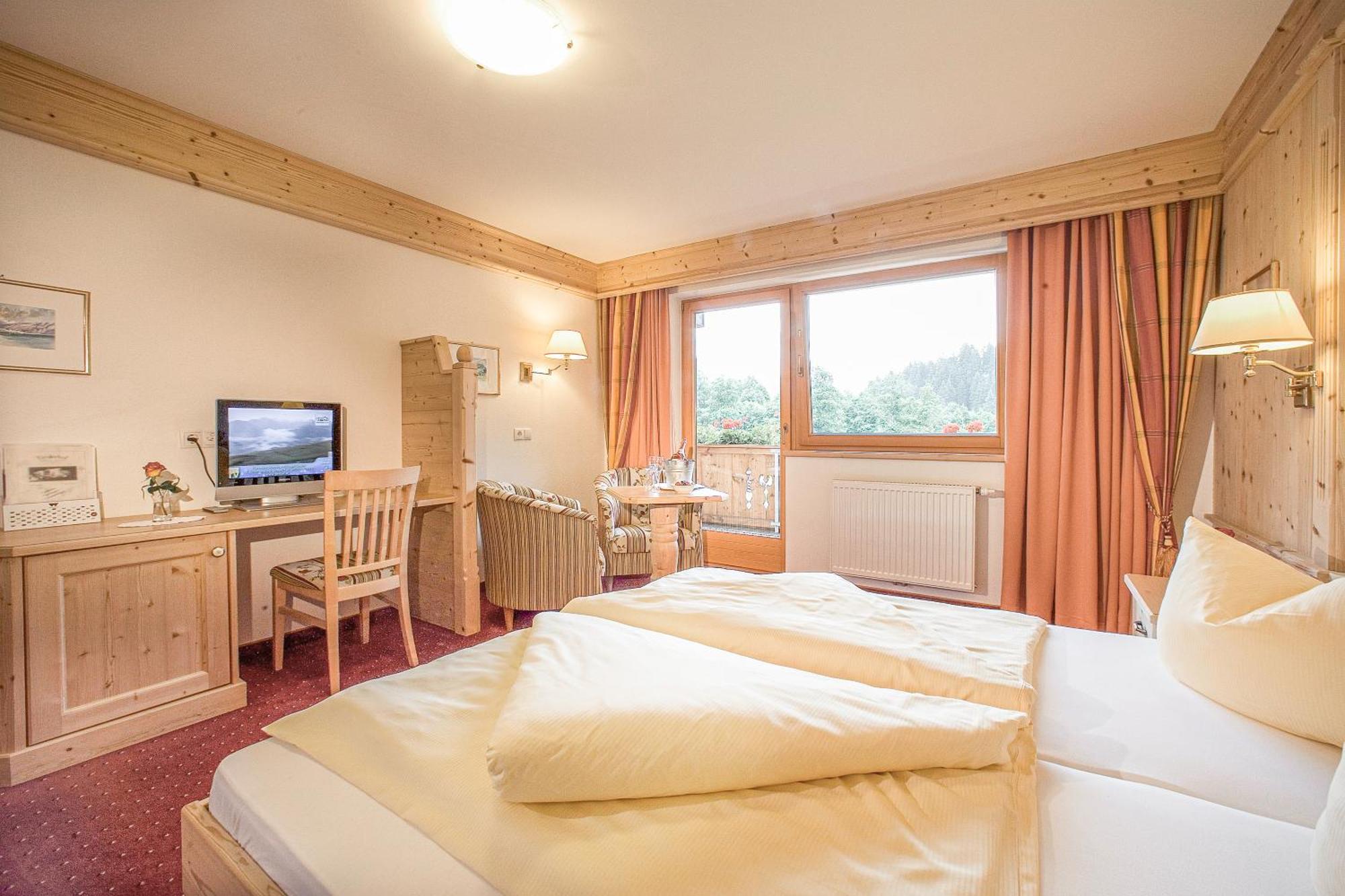 Alpenhotel Tirolerhof Герлос Стая снимка