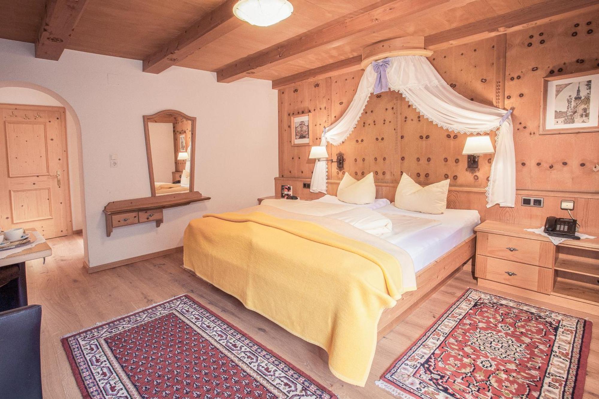 Alpenhotel Tirolerhof Герлос Стая снимка